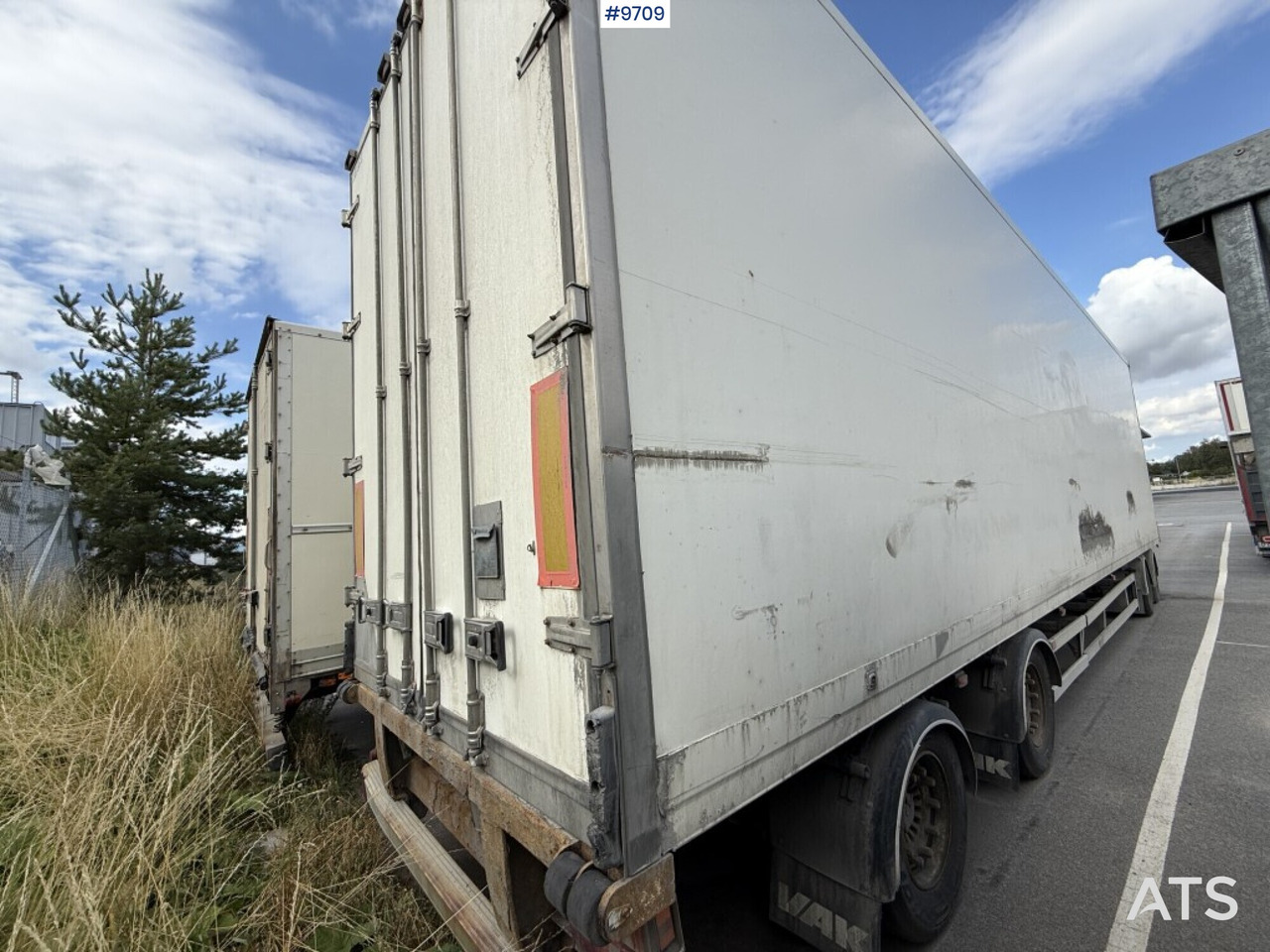 Box trailer VAK V-4-40 - Gesloten aanhangwagen: afbeelding 2 Box trailer VAK V-4-40 - Gesloten aanhangwagen: afbeelding 2