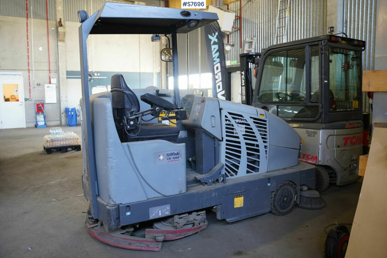 Cleaning machine Nilfisk CR1200 rep.object - Veegwagen: afbeelding 3 Cleaning machine Nilfisk CR1200 rep.object - Veegwagen: afbeelding 3