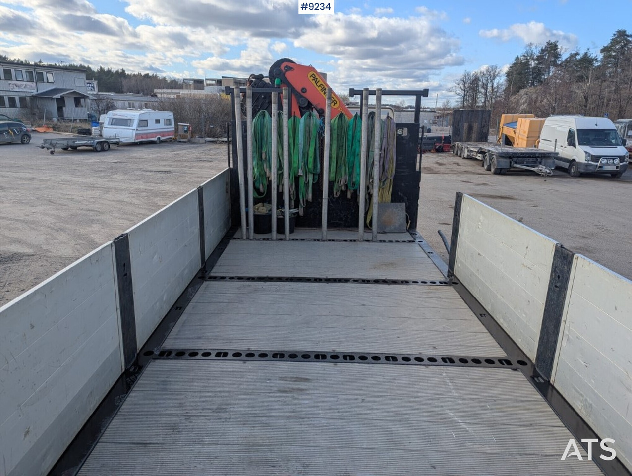 Crane Truck Volvo FM 330 4X2 with tail lift - Vrachtwagen met open laadbak, Kraanwagen: afbeelding 5 Crane Truck Volvo FM 330 4X2 with tail lift - Vrachtwagen met open laadbak, Kraanwagen: afbeelding 5