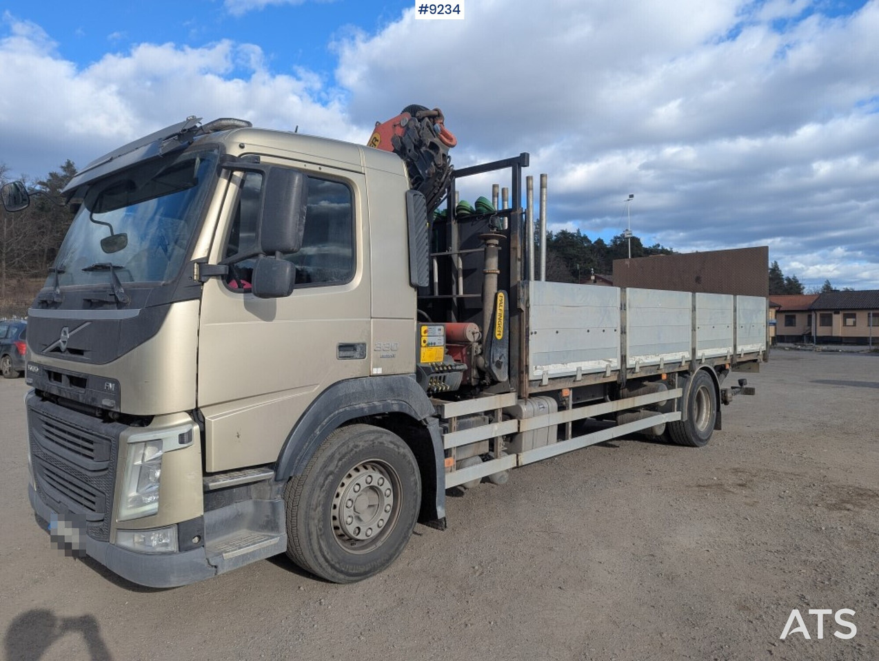 Crane Truck Volvo FM 330 4X2 with tail lift - Vrachtwagen met open laadbak, Kraanwagen: afbeelding 1 Crane Truck Volvo FM 330 4X2 with tail lift - Vrachtwagen met open laadbak, Kraanwagen: afbeelding 1