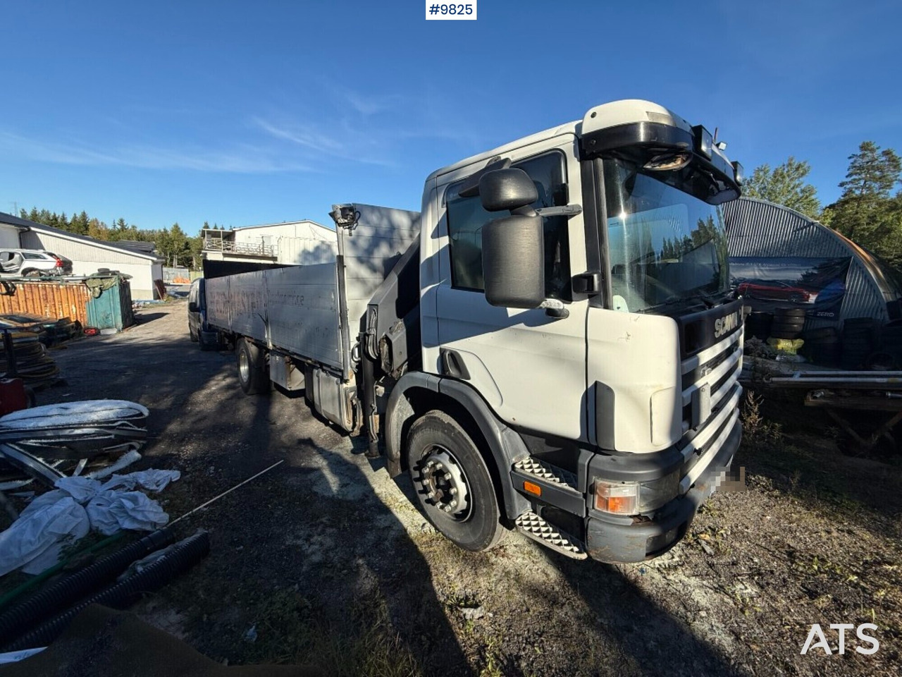 Crane truck Scania P94 230 with tail lift - Vrachtwagen met open laadbak, Kraanwagen: afbeelding 2 Crane truck Scania P94 230 with tail lift - Vrachtwagen met open laadbak, Kraanwagen: afbeelding 2