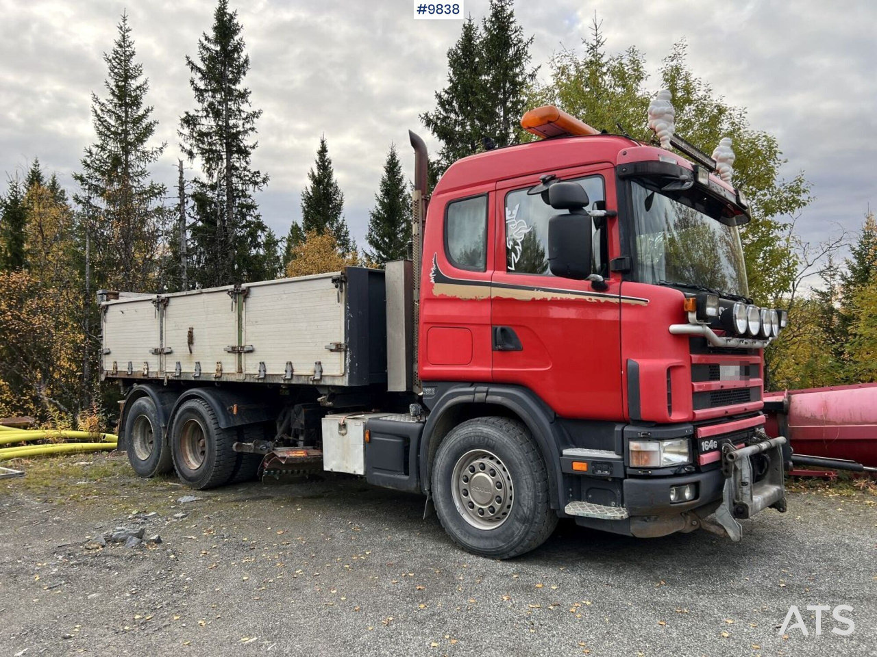 Dump Truck Scania R164 with plow equipment and underbite - Kipper vrachtwagen: afbeelding 2 Dump Truck Scania R164 with plow equipment and underbite - Kipper vrachtwagen: afbeelding 2