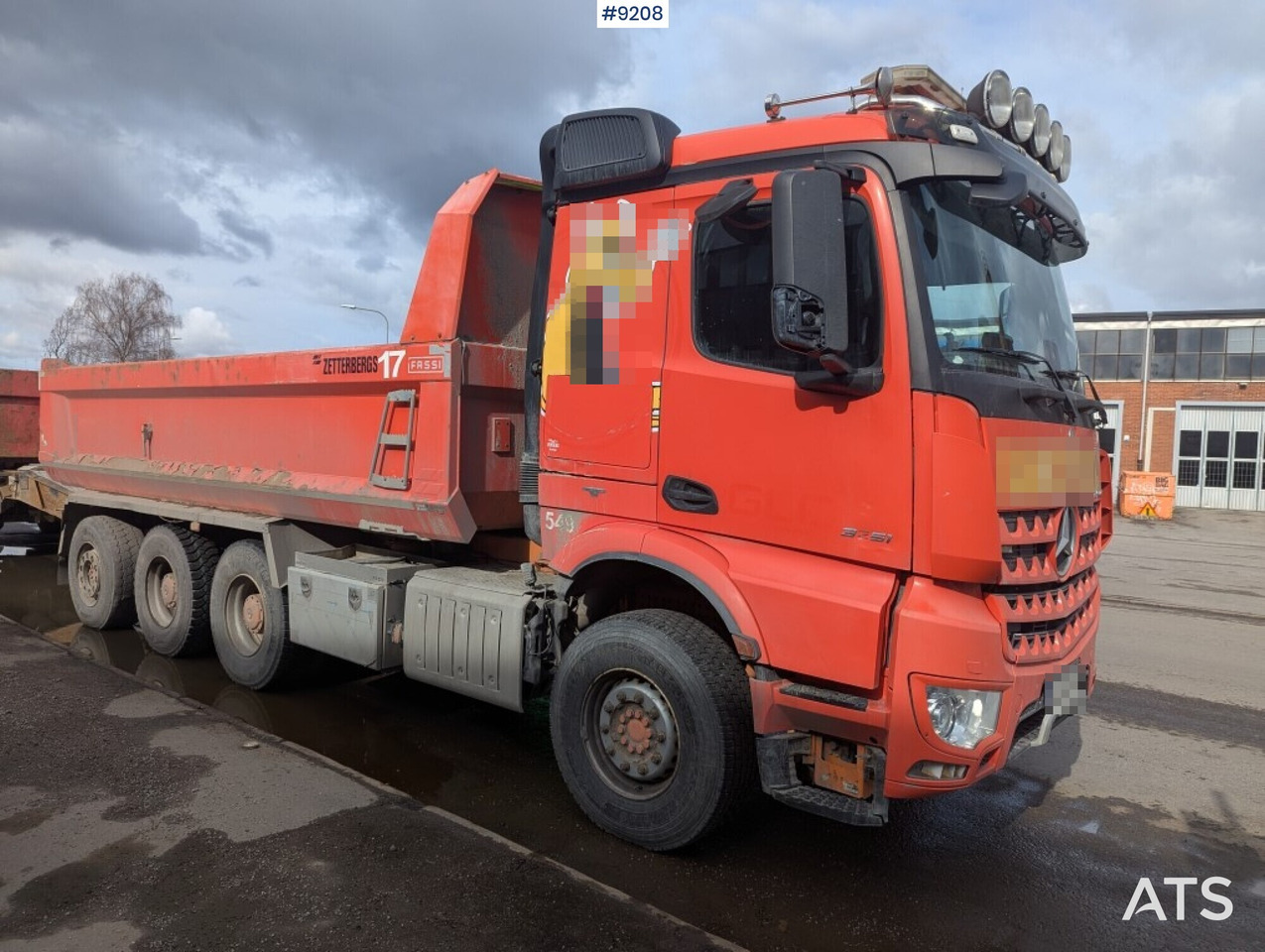 Dump / dozer truck Mercedes Benz Arocs 3251 8X4 with tipper wagon - Kipper vrachtwagen: afbeelding 2 Dump / dozer truck Mercedes Benz Arocs 3251 8X4 with tipper wagon - Kipper vrachtwagen: afbeelding 2