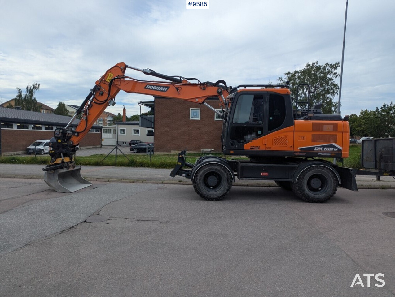 Excavator Doosan DX160W-7 with tipper (SEE VIDEO) - Mobiele graafmachine: afbeelding 2 Excavator Doosan DX160W-7 with tipper (SEE VIDEO) - Mobiele graafmachine: afbeelding 2