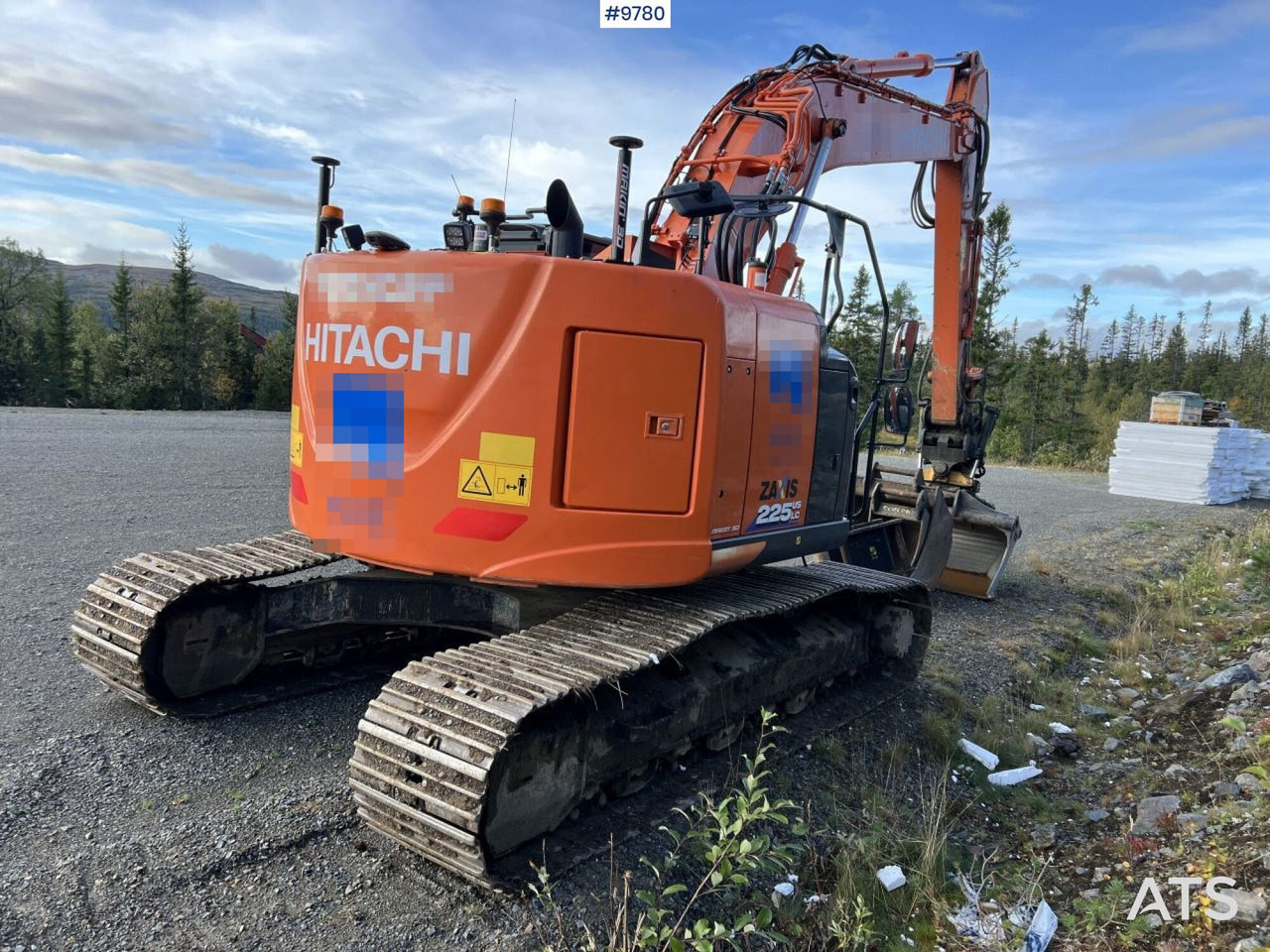 Hitachi ZX 225 US LC-L with excavation system and attachments - Rupsgraafmachine: afbeelding 4 Hitachi ZX 225 US LC-L with excavation system and attachments - Rupsgraafmachine: afbeelding 4