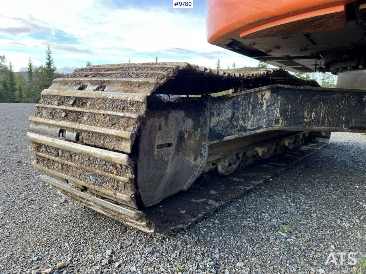 Rupsgraafmachine Hitachi ZX 225 US LC-L with excavation system and attachments: afbeelding 19