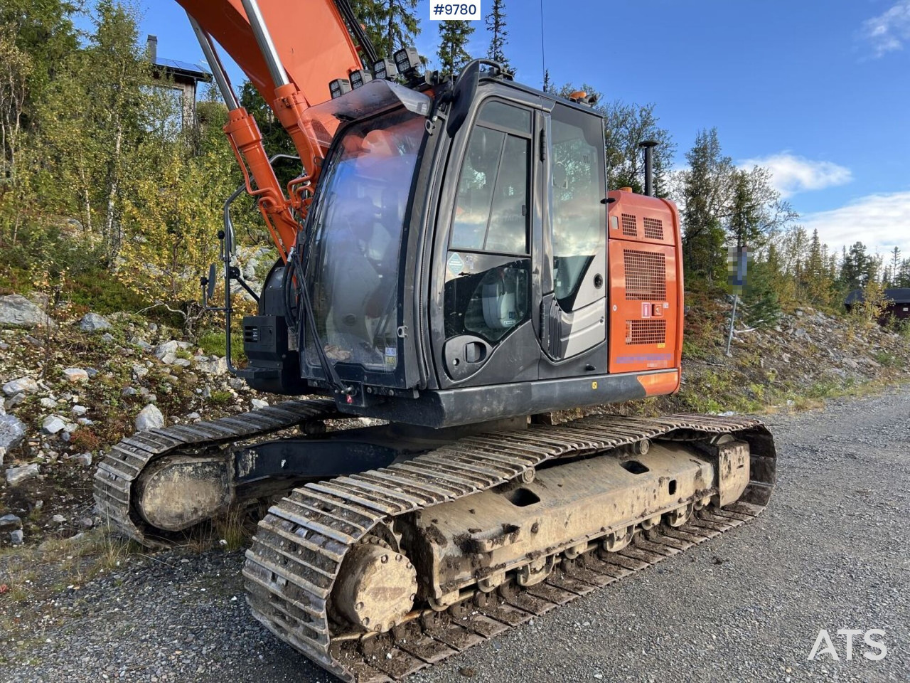 Rupsgraafmachine Hitachi ZX 225 US LC-L with excavation system and attachments: afbeelding 14
