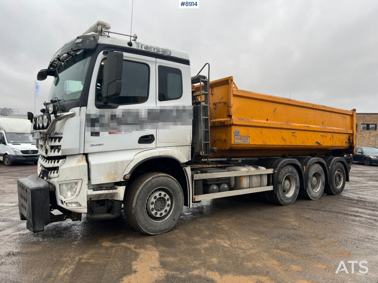 Hooklift Truck Mercedes-Benz Arocs with plow attachments - Haakarmsysteem vrachtwagen: afbeelding 1 Hooklift Truck Mercedes-Benz Arocs with plow attachments - Haakarmsysteem vrachtwagen: afbeelding 1