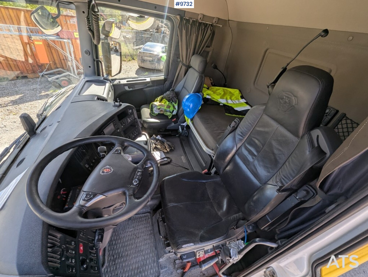 Hooklift Truck Scania R520 6x2 with flatbed - Haakarmsysteem vrachtwagen: afbeelding 5 Hooklift Truck Scania R520 6x2 with flatbed - Haakarmsysteem vrachtwagen: afbeelding 5
