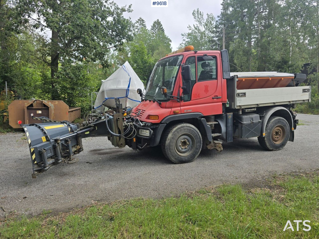 MB Unimog with equipment - Sneeuwruimer: afbeelding 1 MB Unimog with equipment - Sneeuwruimer: afbeelding 1