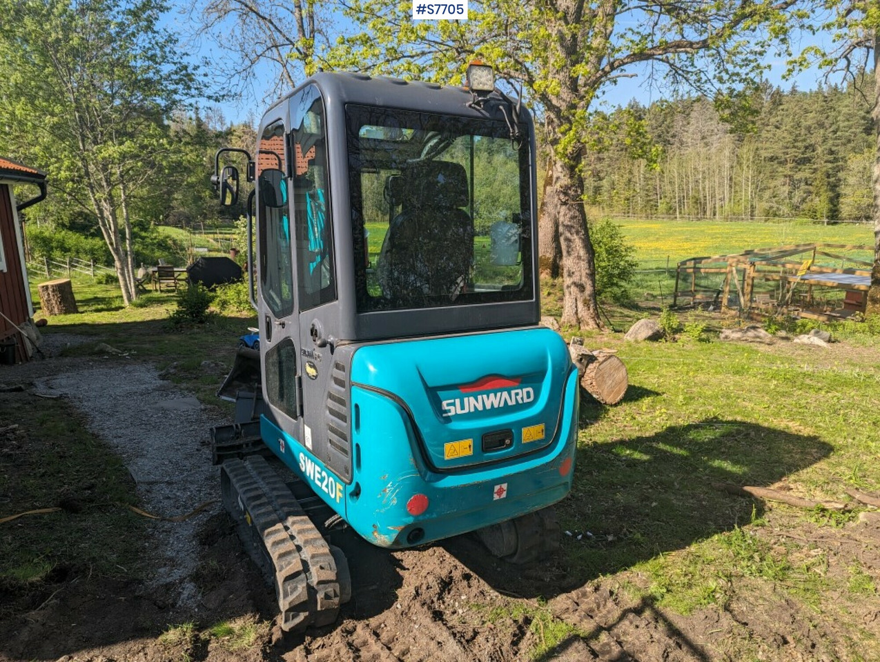 Mini excavator Sunward SWE20F with buckets SEE VIDEO - Graafmachine: afbeelding 2 Mini excavator Sunward SWE20F with buckets SEE VIDEO - Graafmachine: afbeelding 2