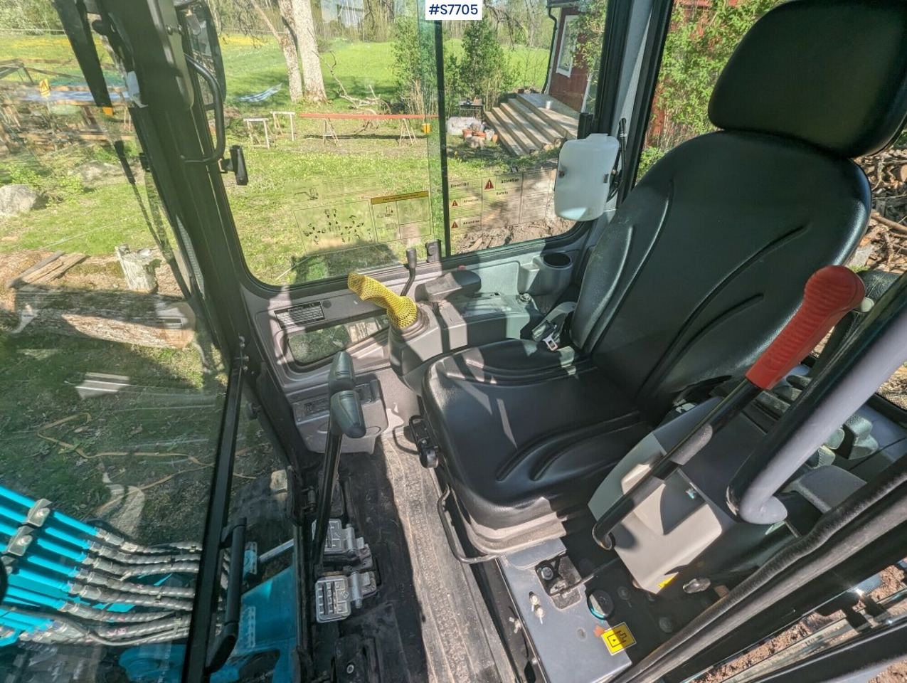 Mini excavator Sunward SWE20F with buckets SEE VIDEO - Graafmachine: afbeelding 4 Mini excavator Sunward SWE20F with buckets SEE VIDEO - Graafmachine: afbeelding 4