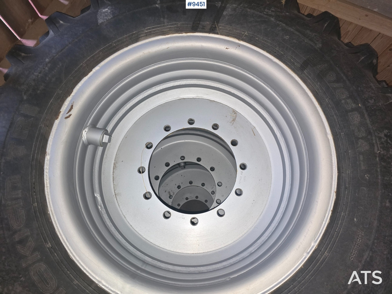 NOKIAN TIRE AND RIM FOR HUDDIG - Bouwmaterieel: afbeelding 4 NOKIAN TIRE AND RIM FOR HUDDIG - Bouwmaterieel: afbeelding 4