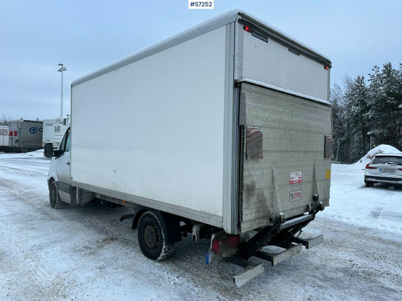 Sprinter box truck Mercedes Benz with Tailgate lift - Bestelwagen gesloten laadbak: afbeelding 4 Sprinter box truck Mercedes Benz with Tailgate lift - Bestelwagen gesloten laadbak: afbeelding 4
