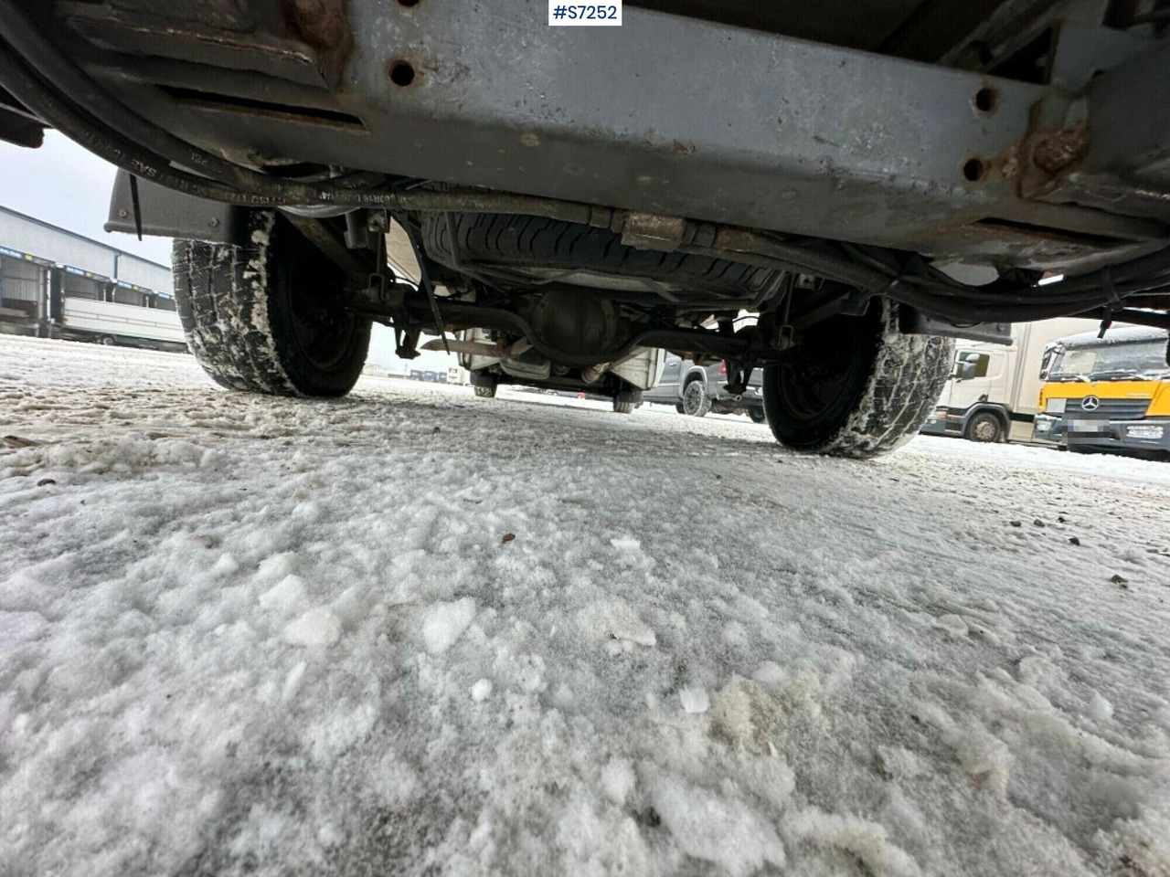 Bestelwagen gesloten laadbak Sprinter box truck Mercedes Benz  with Tailgate lift: afbeelding 14