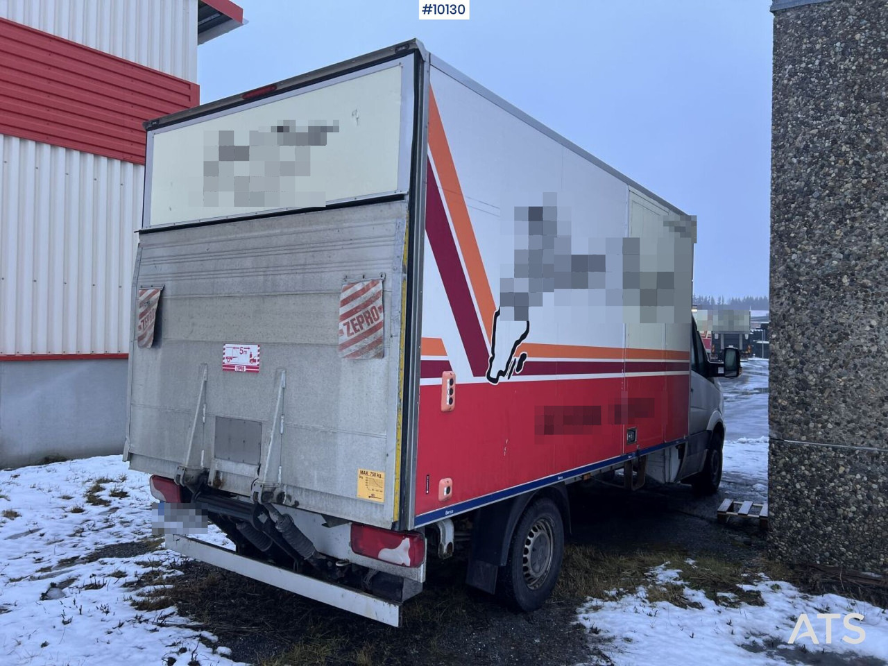 VW Volkswagen Crafter van with tailgate lift - Reparation OBJECT - Bestelwagen gesloten laadbak: afbeelding 4 VW Volkswagen Crafter van with tailgate lift - Reparation OBJECT - Bestelwagen gesloten laadbak: afbeelding 4