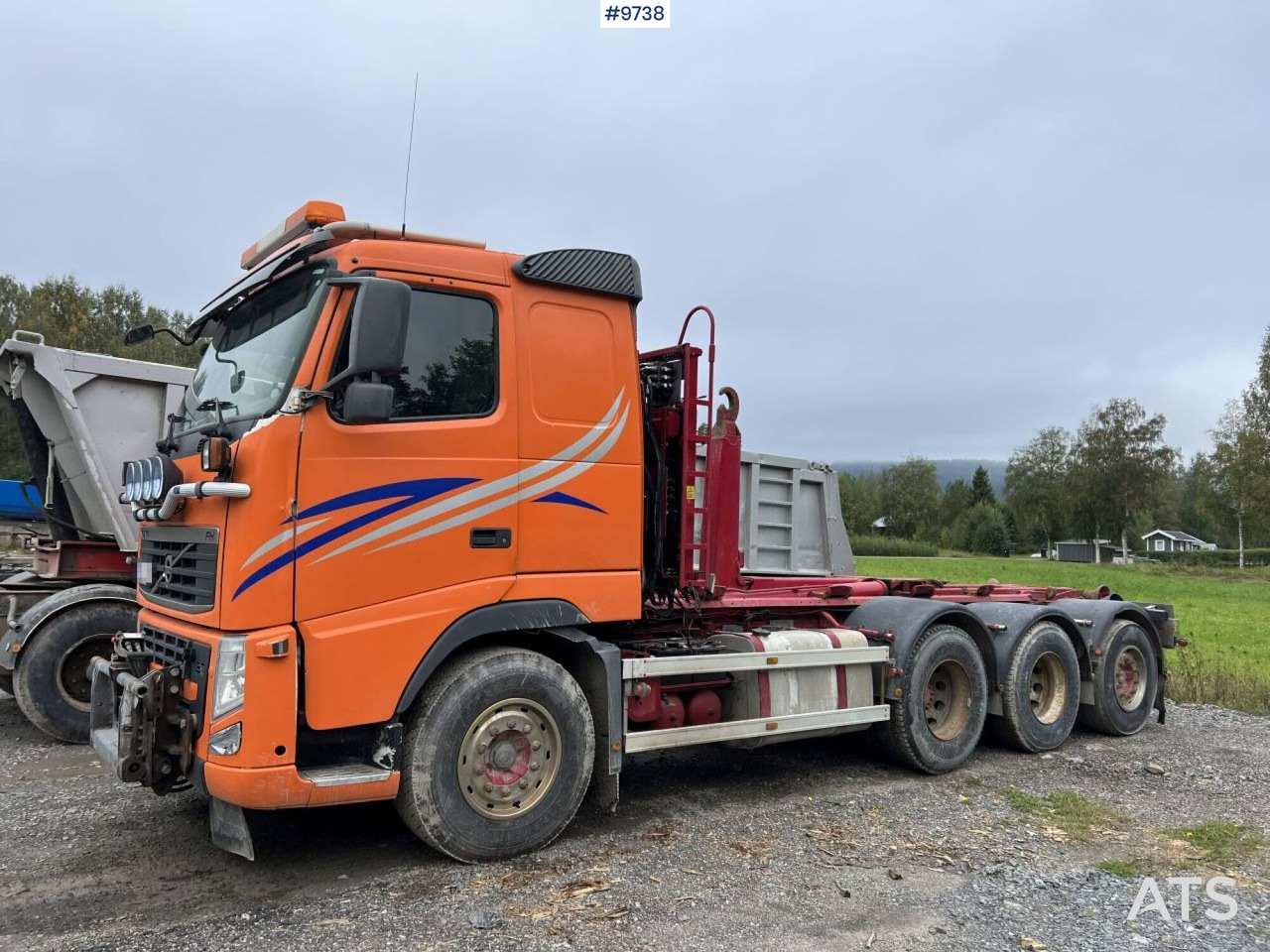 Volvo FH 8*4 Truck with plow attachment - Haakarmsysteem vrachtwagen: afbeelding 1 Volvo FH 8*4 Truck with plow attachment - Haakarmsysteem vrachtwagen: afbeelding 1