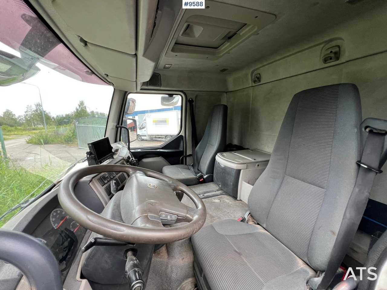 Volvo FL 280 4x2 Box Truck with loading ramps - Bakwagen: afbeelding 5 Volvo FL 280 4x2 Box Truck with loading ramps - Bakwagen: afbeelding 5