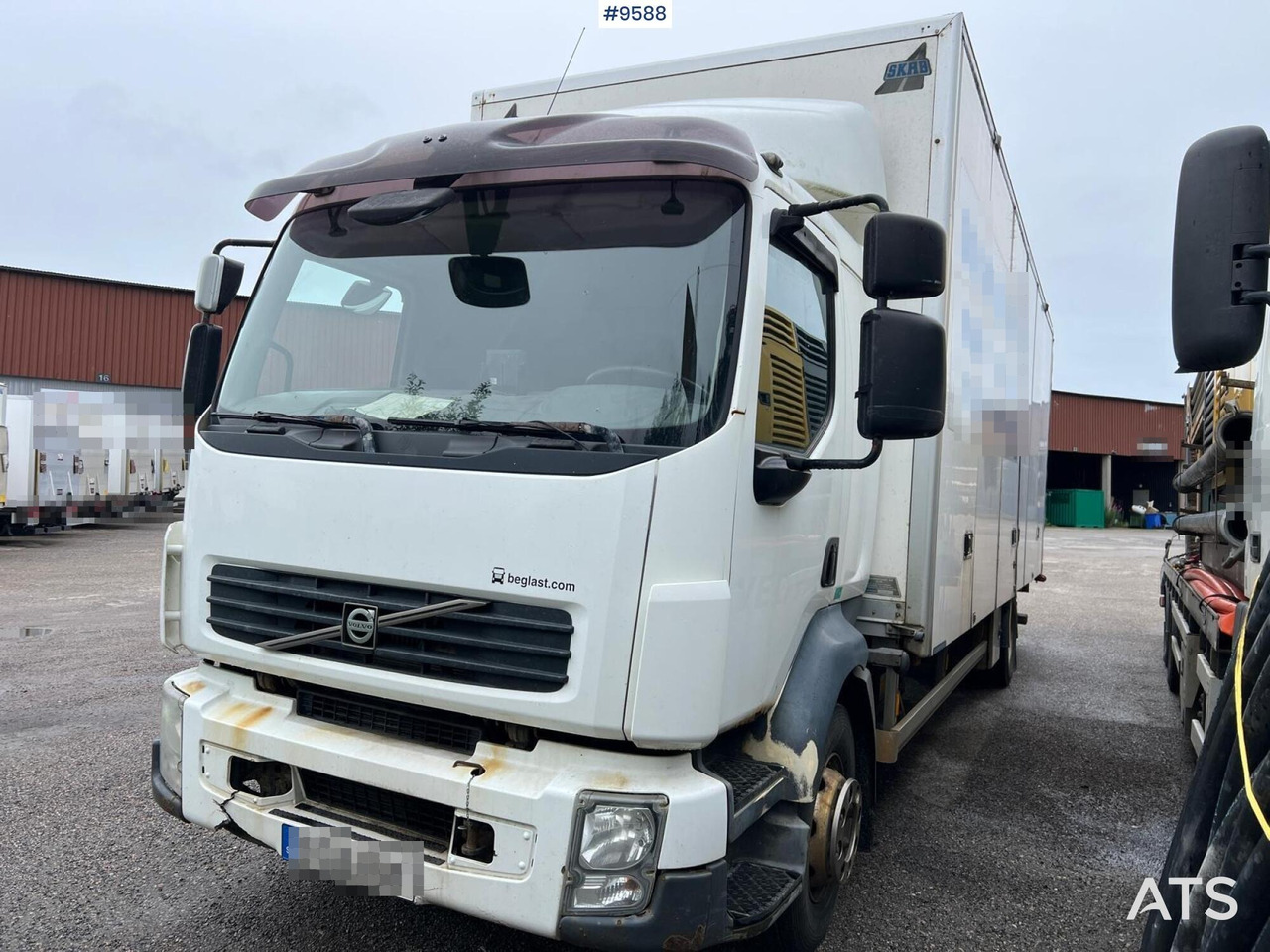 Volvo FL 280 4x2 Box Truck with loading ramps - Bakwagen: afbeelding 2 Volvo FL 280 4x2 Box Truck with loading ramps - Bakwagen: afbeelding 2