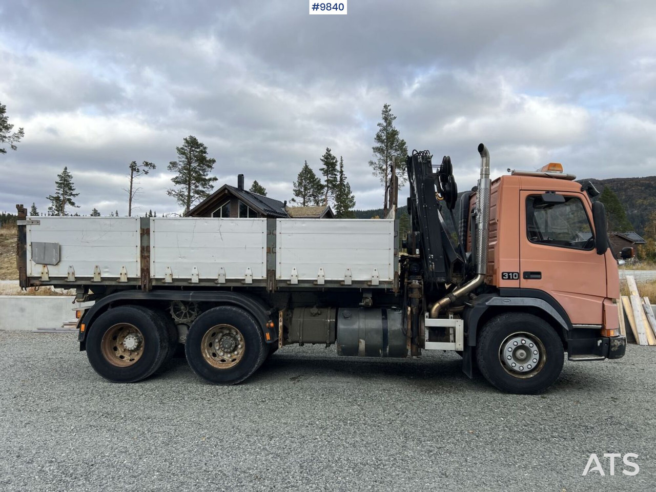 Volvo FM7 crane truck/tipper truck with Hiab 112 (video) - Kipper vrachtwagen: afbeelding 4 Volvo FM7 crane truck/tipper truck with Hiab 112 (video) - Kipper vrachtwagen: afbeelding 4
