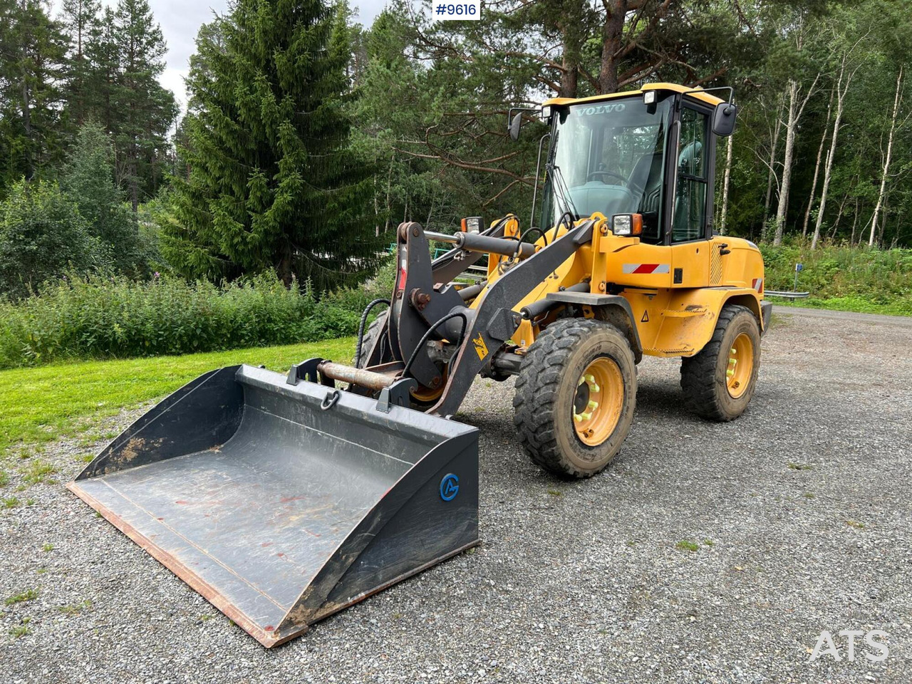 Volvo L30 G Wheel Loader with Attachments (VIDEO) - Wiellader: afbeelding 1 Volvo L30 G Wheel Loader with Attachments (VIDEO) - Wiellader: afbeelding 1