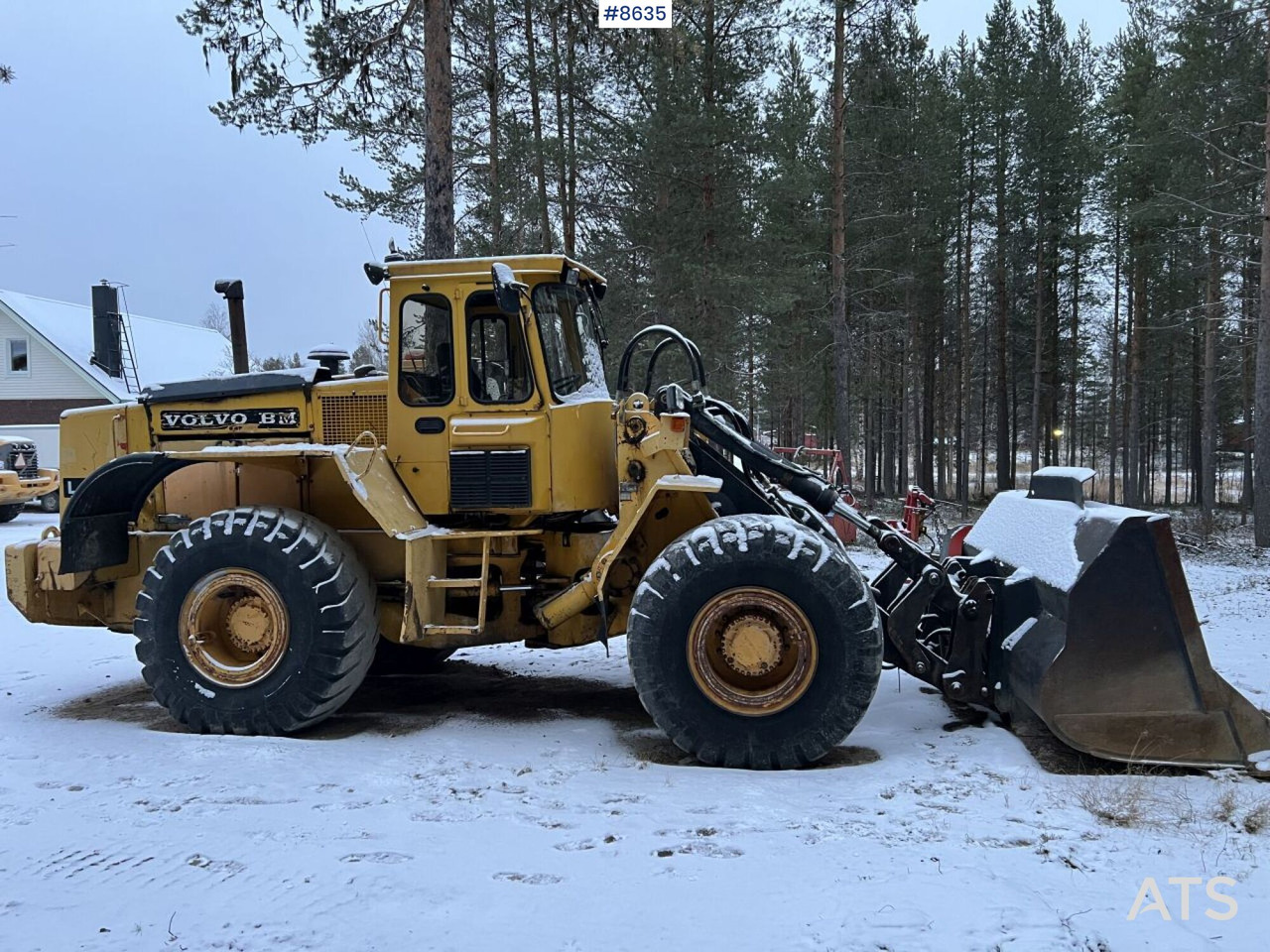 Wheel Loader Volvo BM L120 with bucket - Wiellader: afbeelding 1 Wheel Loader Volvo BM L120 with bucket - Wiellader: afbeelding 1