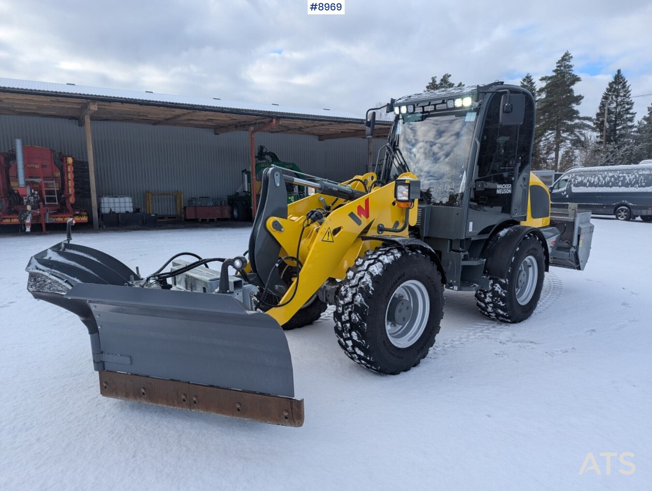 Wheel Loader Wacker Neuson WL52 with multiple attachments (SEE VIDEO) - Wiellader: afbeelding 1 Wheel Loader Wacker Neuson WL52 with multiple attachments (SEE VIDEO) - Wiellader: afbeelding 1