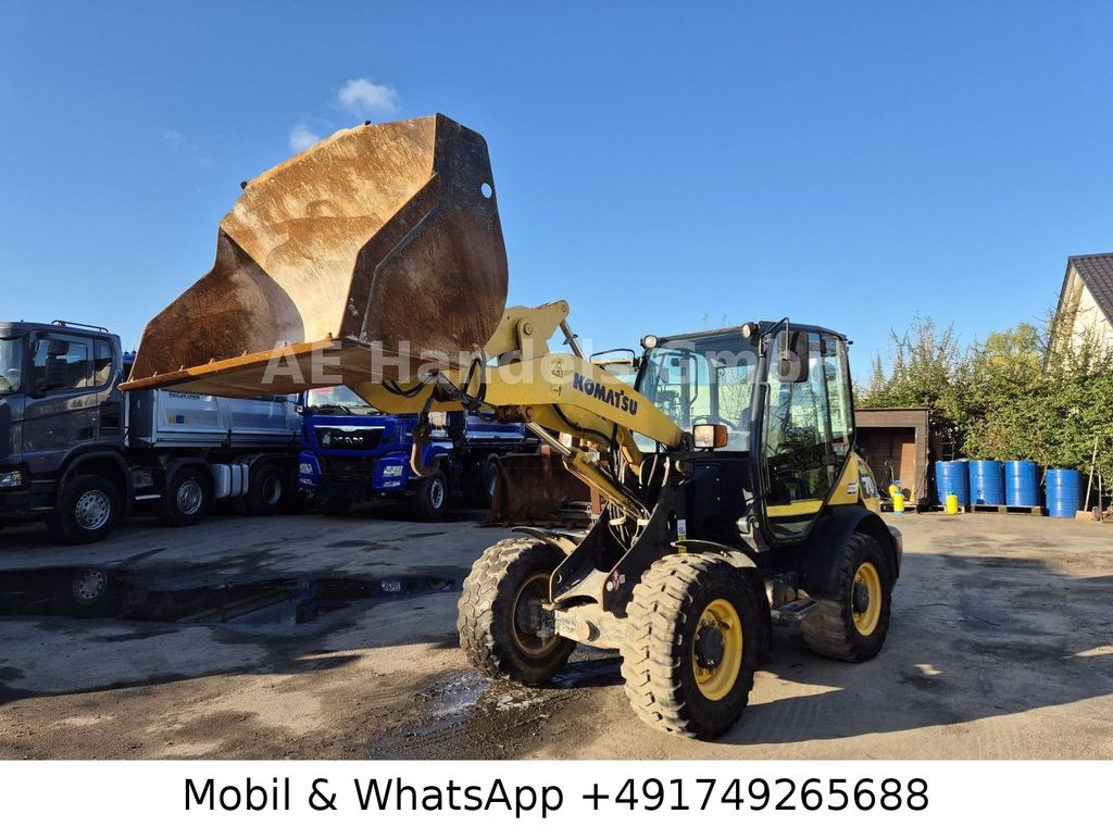 Komatsu WA70-7 *Schaufel-1,5m³/Gabel/Schnellwechsler - Wiellader: afbeelding 1 Komatsu WA70-7 *Schaufel-1,5m³/Gabel/Schnellwechsler - Wiellader: afbeelding 1