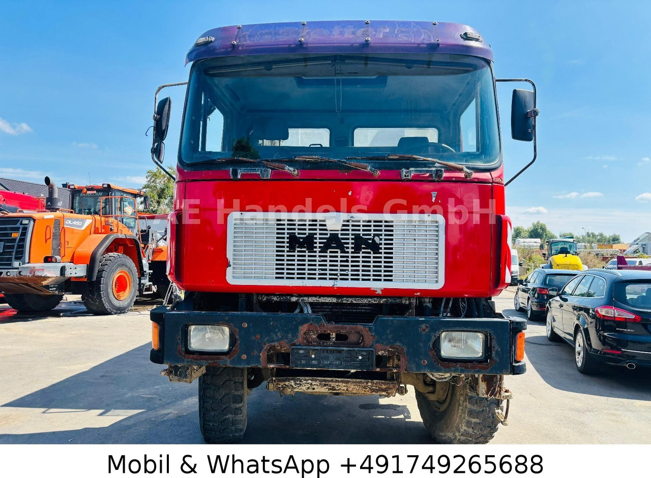 MAN F10 BB 6x6 Bindemittelstreuer *Manual/Analog - Vrachtwagen: afbeelding 2 MAN F10 BB 6x6 Bindemittelstreuer *Manual/Analog - Vrachtwagen: afbeelding 2