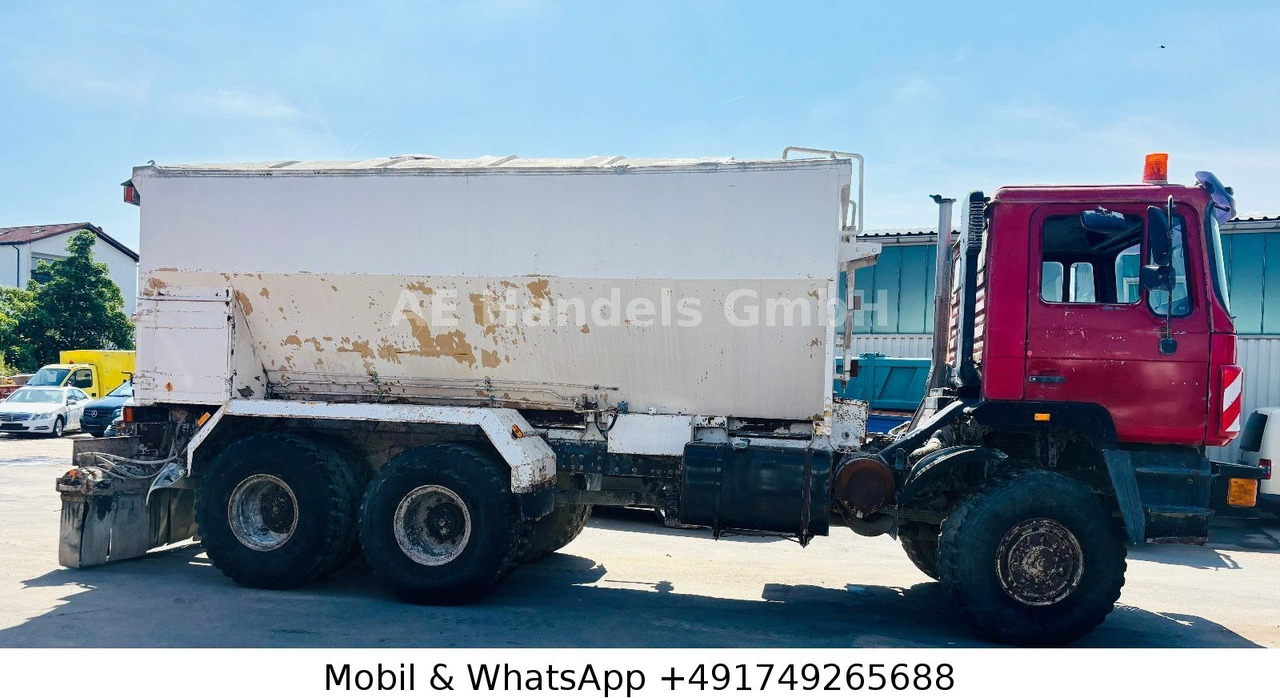 MAN F10 BB 6x6 Bindemittelstreuer *Manual/Analog - Vrachtwagen: afbeelding 5 MAN F10 BB 6x6 Bindemittelstreuer *Manual/Analog - Vrachtwagen: afbeelding 5
