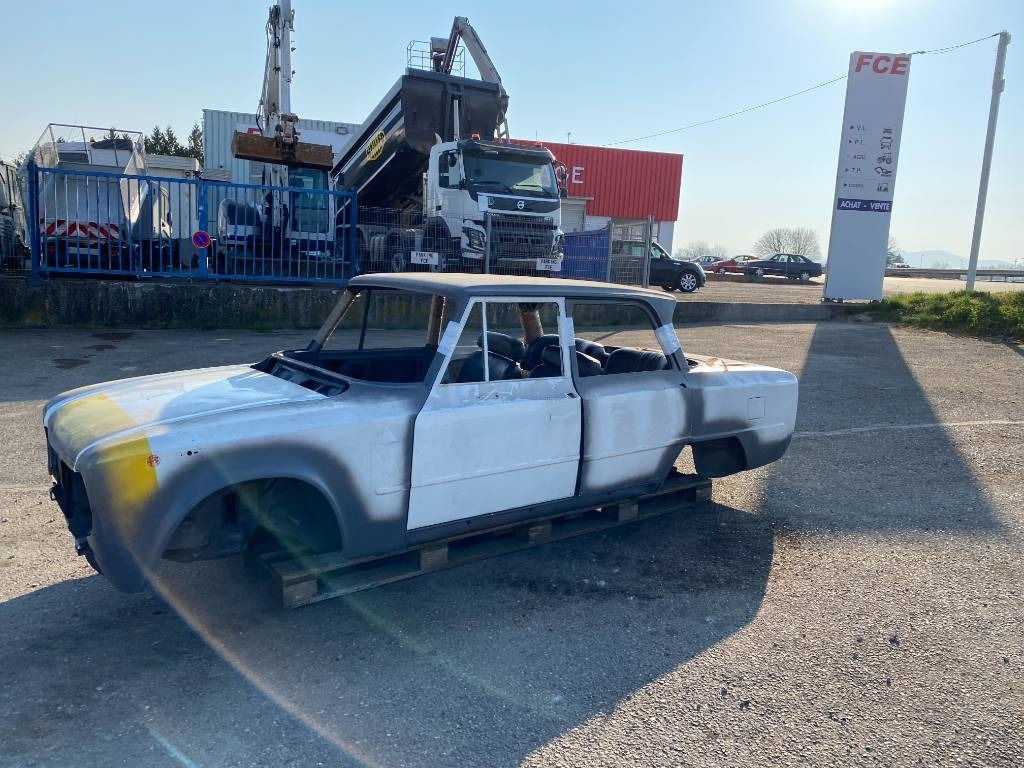 Alfa GUILIA 1300 SUPER NUOVA/Origine France/Oldtimer - Personenwagen: afbeelding 1 Alfa GUILIA 1300 SUPER NUOVA/Origine France/Oldtimer - Personenwagen: afbeelding 1
