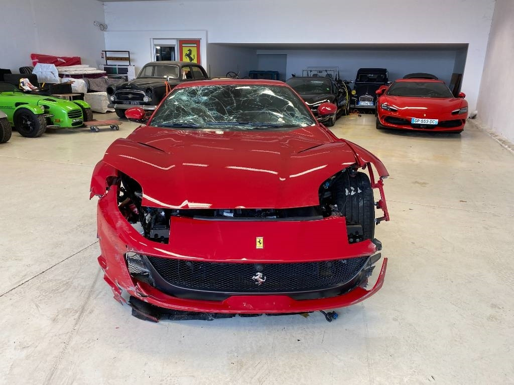 Ferrari 812 SUPERFAST / ROSSO 70ANNI endommagé - Personenwagen: afbeelding 3 Ferrari 812 SUPERFAST / ROSSO 70ANNI endommagé - Personenwagen: afbeelding 3