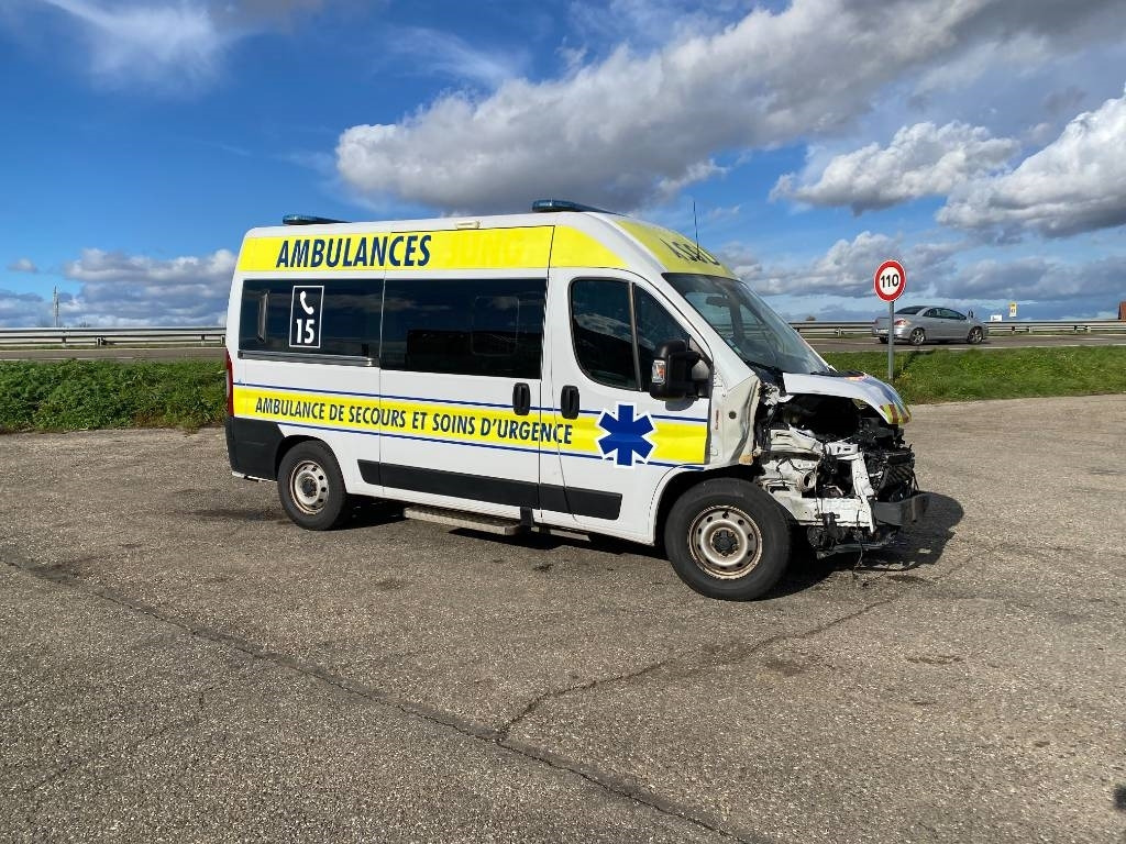 Fiat LES DAUPHINS/DUCATO TORINO 2.3M-Jet 160 endommagée - Bestelwagen gesloten laadbak: afbeelding 3 Fiat LES DAUPHINS/DUCATO TORINO 2.3M-Jet 160 endommagée - Bestelwagen gesloten laadbak: afbeelding 3