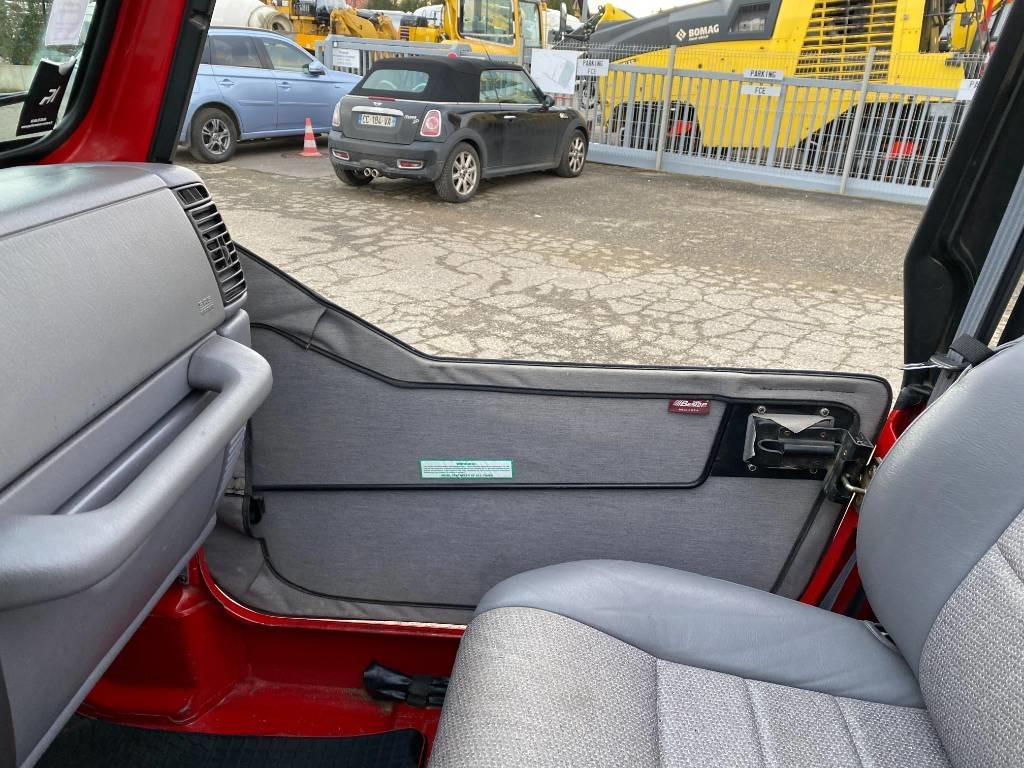 SUV Jeep WRANGLER 2.5i 118 Véhicule d'Origine Française: afbeelding 29 SUV Jeep WRANGLER 2.5i 118 Véhicule d'Origine Française: afbeelding 29