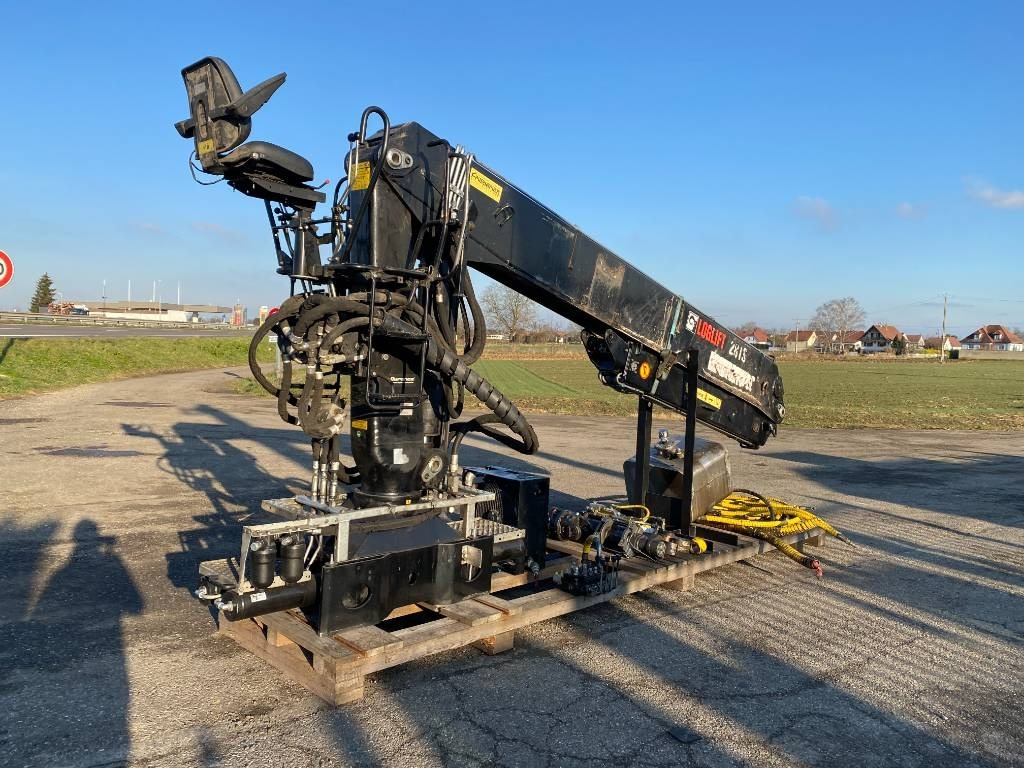Loglift F281S-86 a réparer - Autolaadkraan: afbeelding 4 Loglift F281S-86 a réparer - Autolaadkraan: afbeelding 4
