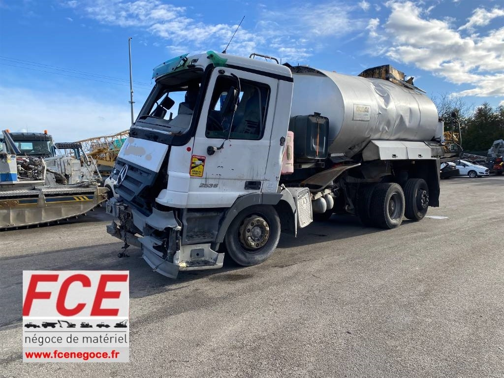 Mercedes-Benz ACTROS Mp2 2536/6x2 BVM -ACMAR CRAON Z12341 - Tankwagen: afbeelding 1 Mercedes-Benz ACTROS Mp2 2536/6x2 BVM -ACMAR CRAON Z12341 - Tankwagen: afbeelding 1