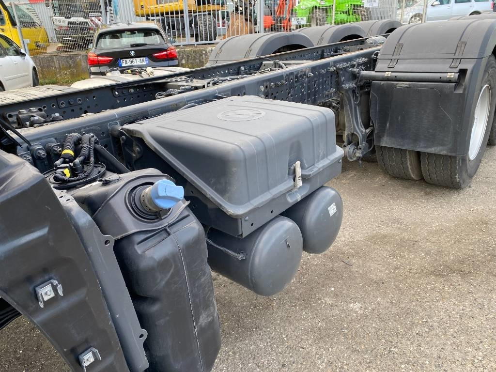 Chassis vrachtwagen Mercedes-Benz AROCS 3751 8x4 / 1er Main endommagé: afbeelding 19