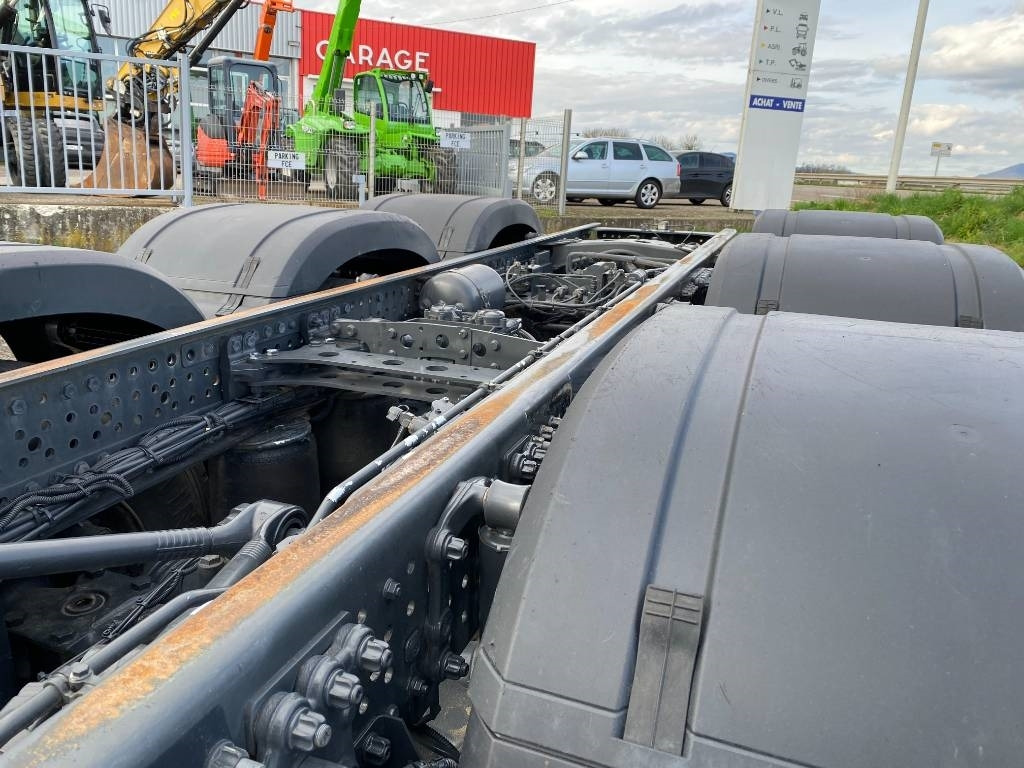 Chassis vrachtwagen Mercedes-Benz AROCS 3751 8x4 / 1er Main endommagé: afbeelding 27
