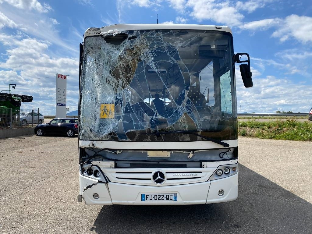 Mercedes-Benz INTOURO Court 220Kws/Boite Manuelle endommagé - Stadsbus: afbeelding 2 Mercedes-Benz INTOURO Court 220Kws/Boite Manuelle endommagé - Stadsbus: afbeelding 2