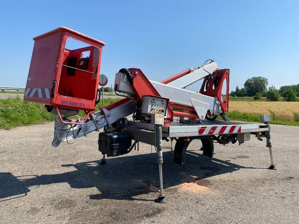 Multitel Nacelle Multitel MX 200 A réviser - Vrachtwagen hoogwerker: afbeelding 4 Multitel Nacelle Multitel MX 200 A réviser - Vrachtwagen hoogwerker: afbeelding 4