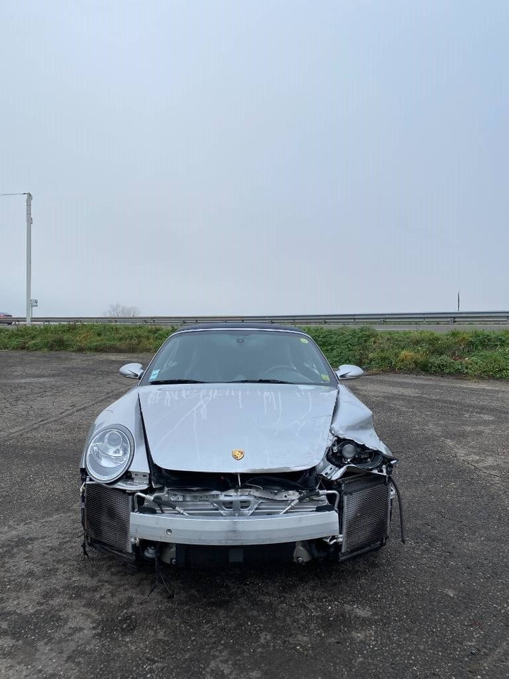 Porsche 911/997 Carrera 4 / 3.6i Cabriolet endommagée - Personenwagen: afbeelding 3 Porsche 911/997 Carrera 4 / 3.6i Cabriolet endommagée - Personenwagen: afbeelding 3