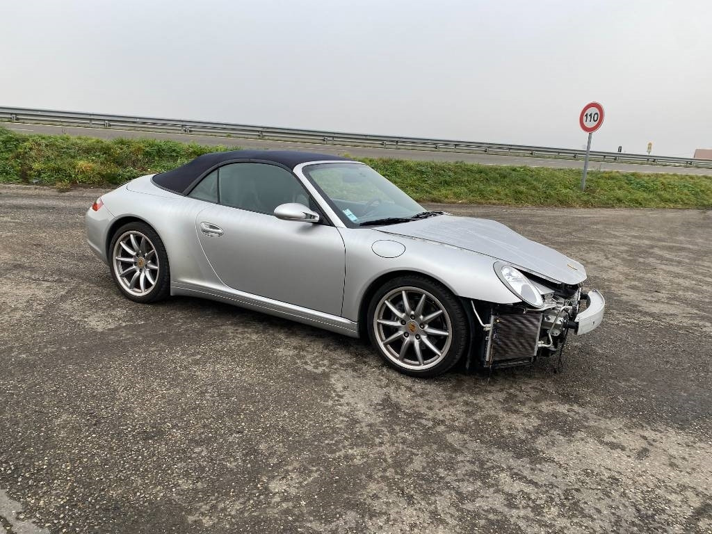 Porsche 911/997 Carrera 4 / 3.6i Cabriolet endommagée - Personenwagen: afbeelding 4 Porsche 911/997 Carrera 4 / 3.6i Cabriolet endommagée - Personenwagen: afbeelding 4