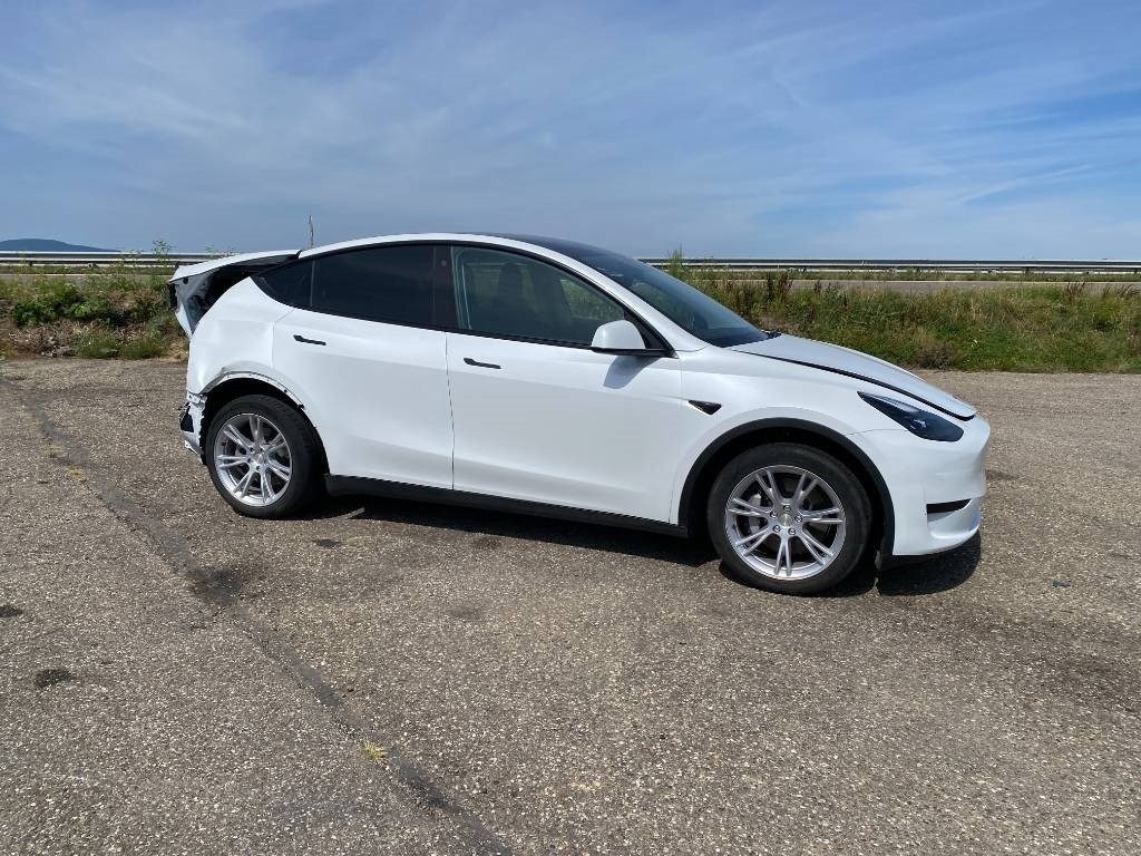 Tesla Model Y RWD / Origine Française endommagée - Personenwagen: afbeelding 3 Tesla Model Y RWD / Origine Française endommagée - Personenwagen: afbeelding 3