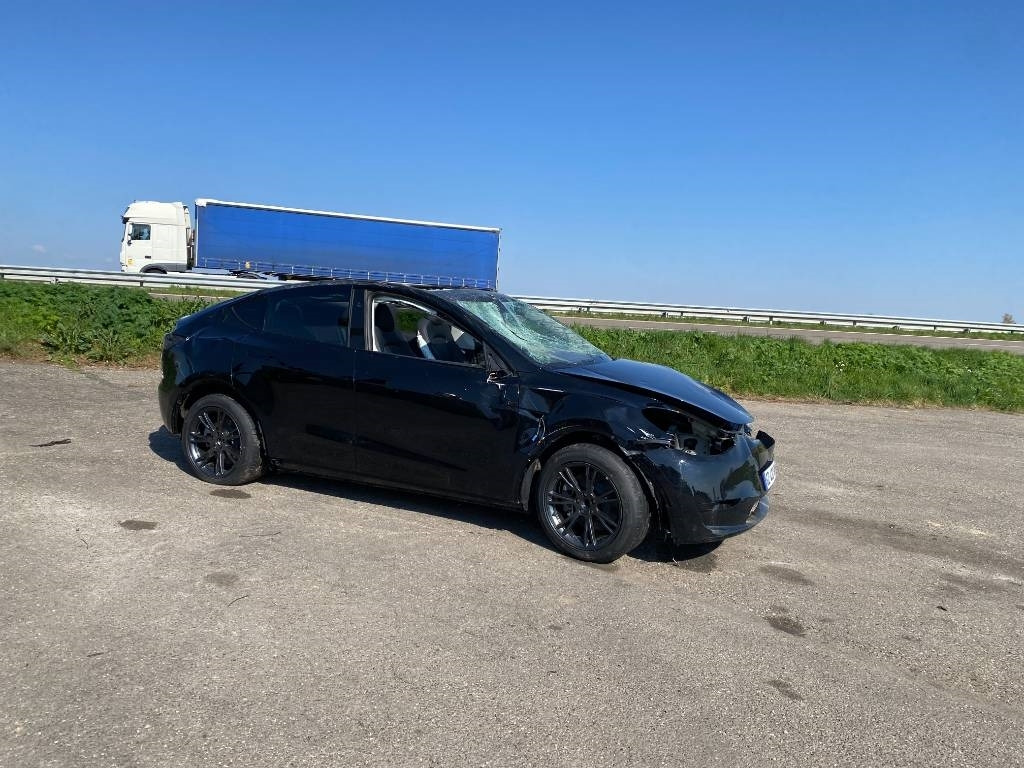 Tesla Model Y RWD/Origine Française endommagée - Sedan: afbeelding 4 Tesla Model Y RWD/Origine Française endommagée - Sedan: afbeelding 4