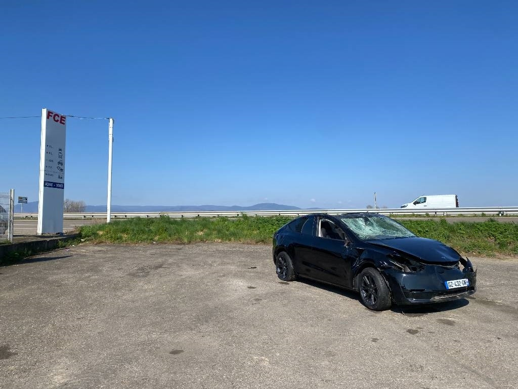 Tesla Model Y RWD/Origine Française endommagée - Personenwagen: afbeelding 3 Tesla Model Y RWD/Origine Française endommagée - Personenwagen: afbeelding 3