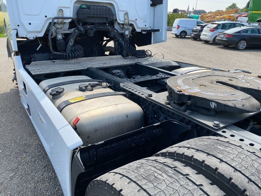 Trekker Mercedes-Benz 1845 Space Cab Suspension Pneumatique endommagé: afbeelding 24