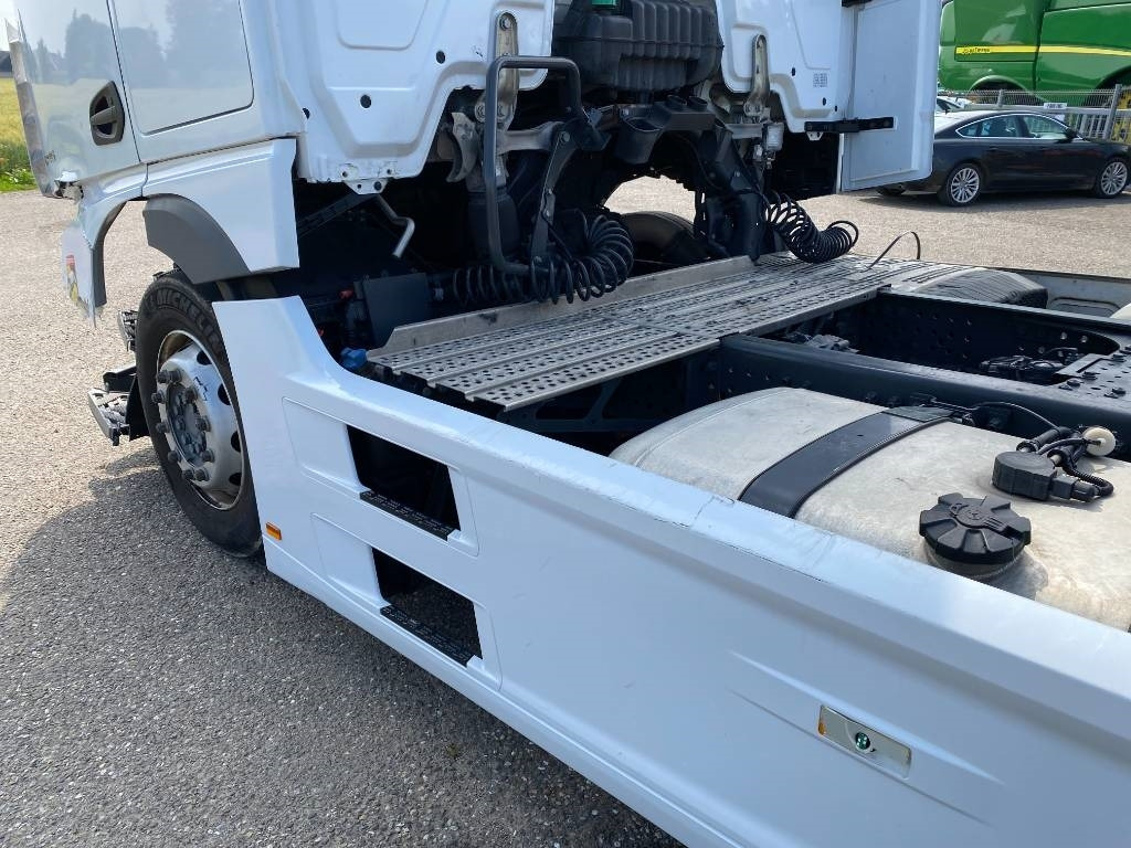 Trekker Mercedes-Benz 1845 Space Cab Suspension Pneumatique endommagé: afbeelding 20