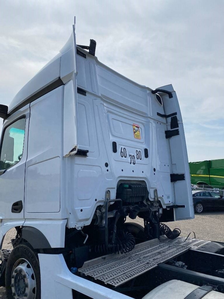 Trekker Mercedes-Benz 1845 Space Cab Suspension Pneumatique endommagé: afbeelding 19