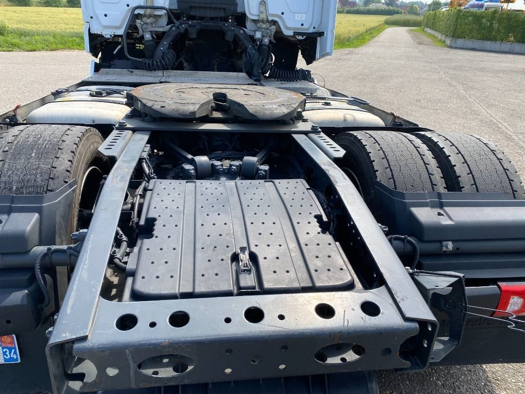 Trekker Mercedes-Benz 1845 Space Cab Suspension Pneumatique endommagé: afbeelding 26