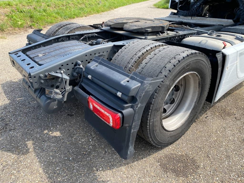 Trekker Mercedes-Benz 1845 Space Cab Suspension Pneumatique endommagé: afbeelding 29